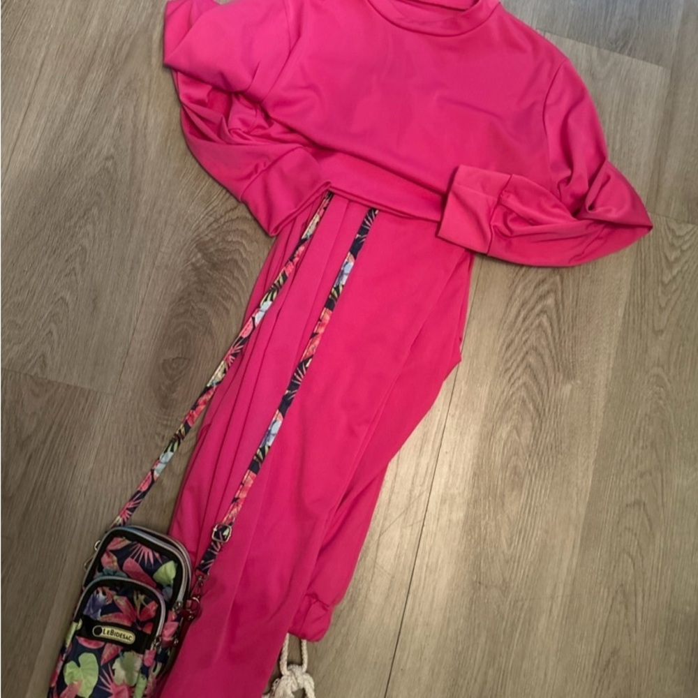 Vibrant hot pink (colored) Women's 2 piece set pouch NOT included~ sz L set neon